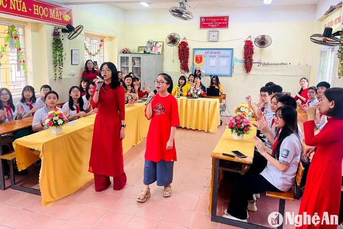 Giờ học kết nối của học sinh thành phố Vinh và các huyện, thành khác. Ảnh: NTCC