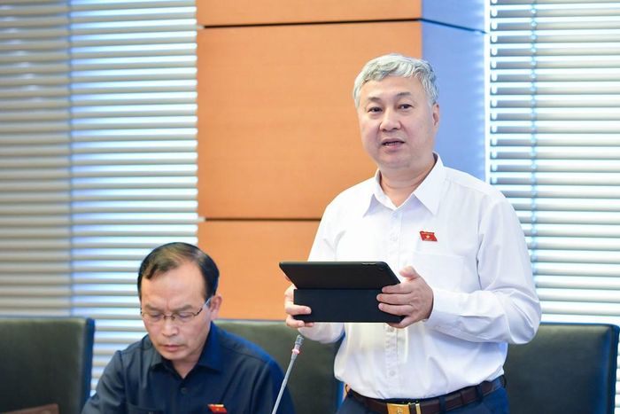  Đại biểu Quốc hội Trần Văn Lâm, Ủy viên Thường trực Ủy ban Tài chính - Ngân sách của Quốc hội. Ảnh: Báo Bắc Giang. 