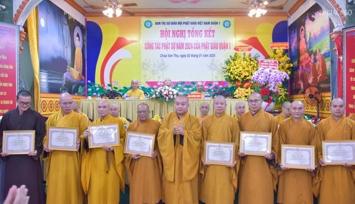 Ghi nhận những đóng góp của các thành viên Ban Trị sự Phật giáo Q.1 trong năm 2024