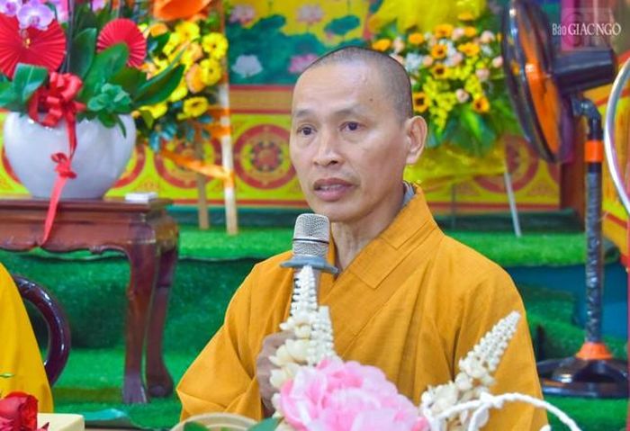 Thượng tọa Thích Minh Quang phát biểu khai mạc