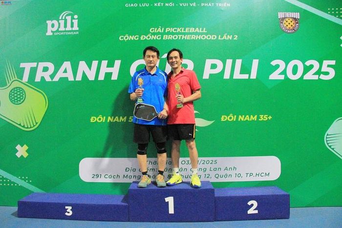 Cặp đôi giành giải Nhất Đôi nam 50+ (dành cho các VĐV từ 50 tuổi trở lên).