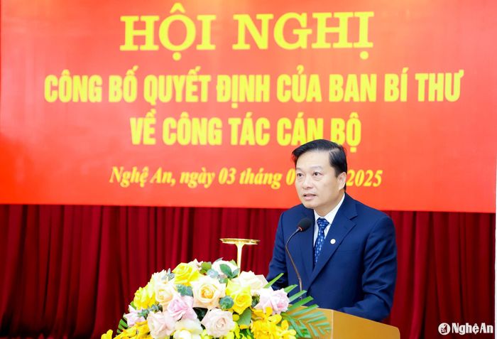Đồng chí Lê Hồng Vinh - Phó Bí thư Tỉnh ủy phát biểu nhận nhiệm vụ. Ảnh: Phạm Bằng