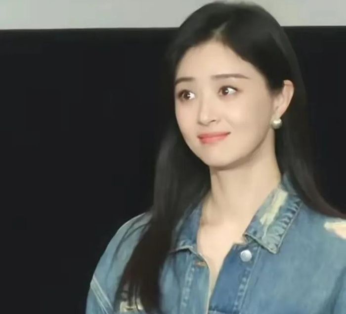 Giờ dù đã ở tuổi ngoại tứ tuần nhưng Tưởng Hân vẫn duy trì được vẻ ngoại trẻ trung