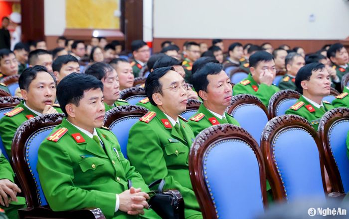Đại biểu Công an tỉnh Nghệ An tham dự hội nghị. Ảnh: Phạm Bằng