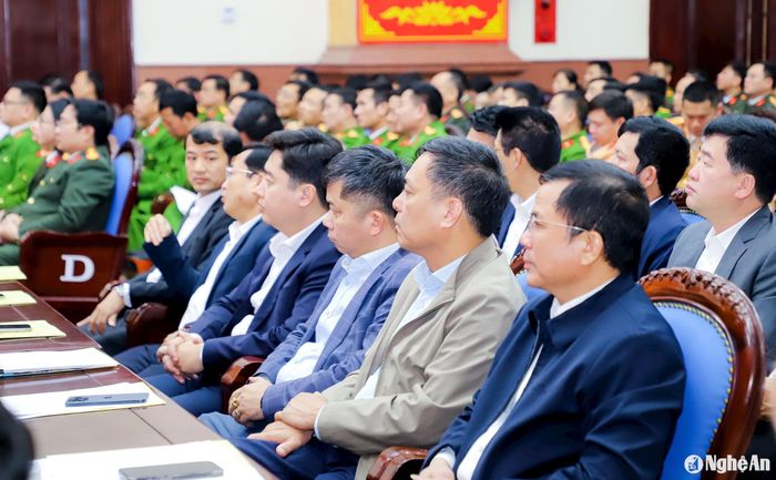 Lãnh đạo các huyện, thành, thị tham dự hội nghị. Ảnh: Phạm Bằng
