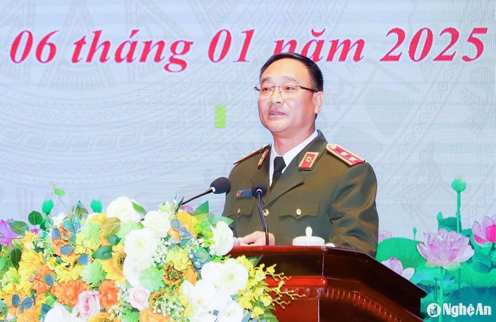 Trung tướng Phạm Thế Tùng - Thứ trưởng Bộ Công an phát biểu chỉ đạo tại hội nghị. Ảnh: Phạm Bằng