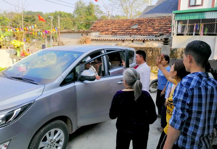 Người dân chủ động phương tiện khi giá vé tăng cao trong dịp Tết. Ảnh: Q.A