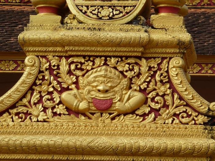 Tạo hình rìa-hu ở cổng chùa Kh'leang (Sóc Trăng). Ảnh: TL