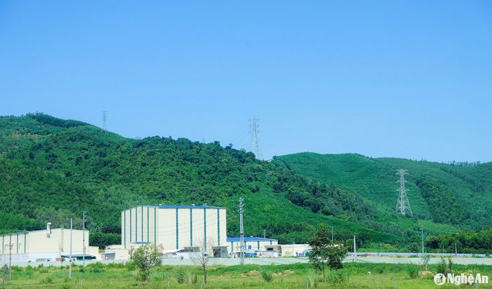 Quang cảnh thực hiện KCN Hoàng Mai II, thuộc xã Quỳnh Vinh, thị xã Hoàng Mai. Ảnh: Thành Duy