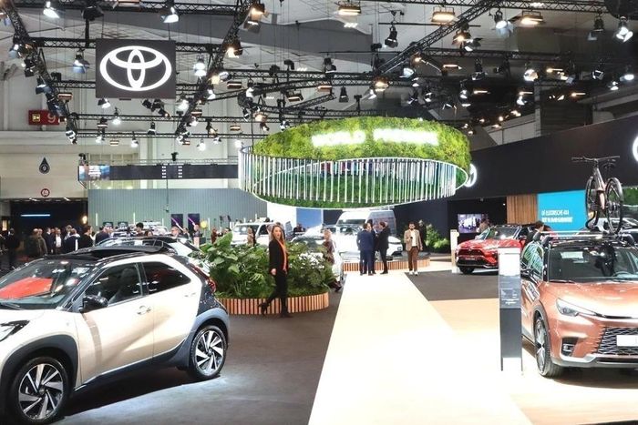 Một góc Triển lãm ôtô Brussels 2025. (Ảnh: Hương Giang/TTXVN)