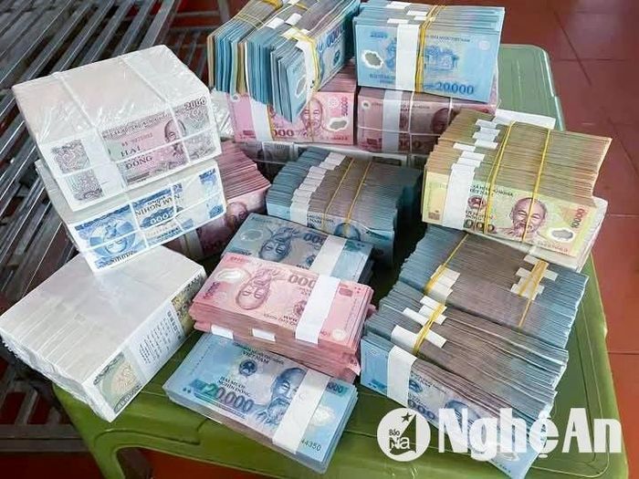 Dịch vụ đổi tiền được rao công khai trên các trang Facebook. Ảnh: T.P