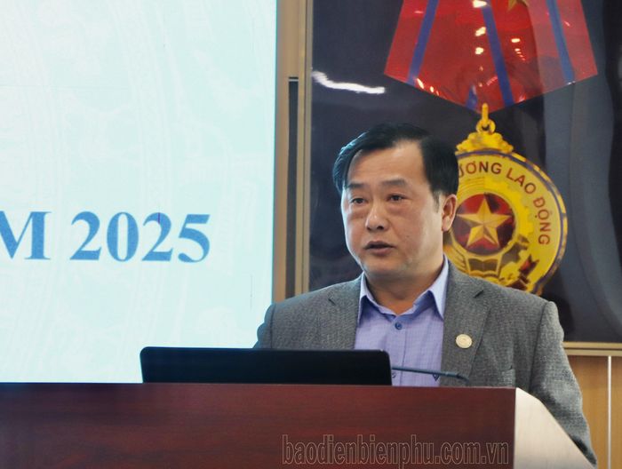 Phó Chủ tịch UBND tỉnh Vừ A Bằng phát biểu chỉ đạo hội nghị.