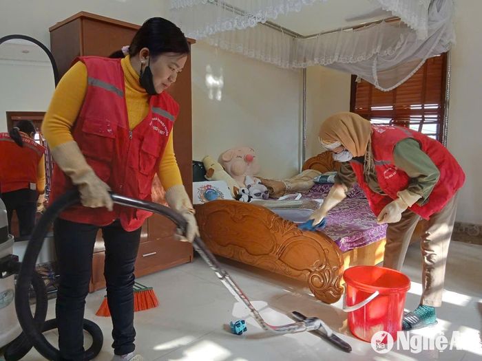 Các công ty đều tăng cường nhân công, đầu tư máy móc để đáp ứng nhu cầu của khách. Ảnh: T.P