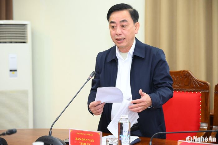 Đại diện lãnh đạo Ban Dân vận Tỉnh ủy báo cáo công tác thực hiện nhiệm vụ quý IV năm 2024. Ảnh: Thành Cường