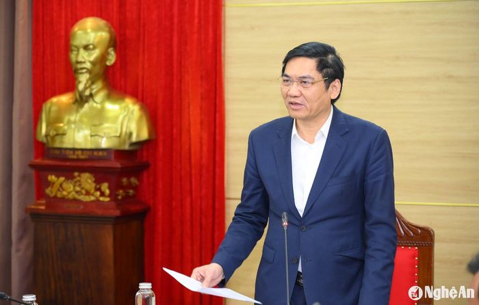 Đồng chí Hoàng Nghĩa Hiếu - Phó Bí thư Thường trực Tỉnh ủy, Chủ tịch HĐND tỉnh phát biểu kết luận cuộc làm việc. Ảnh: Thành Cường