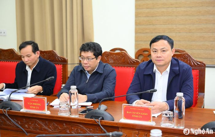 Các đại biểu tham dự cuộc làm việc. Ảnh: Thành Cường