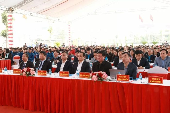 Đại biểu tham dự chương trình tại vùng Hạ Long
