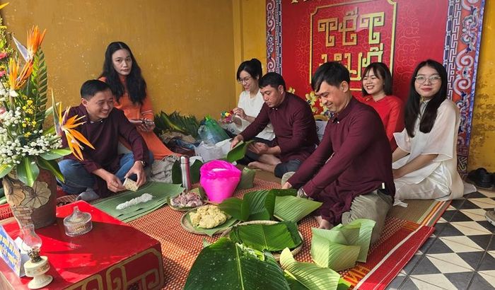 Trổ tài gói bánh chưng, bánh tét tại chương trình