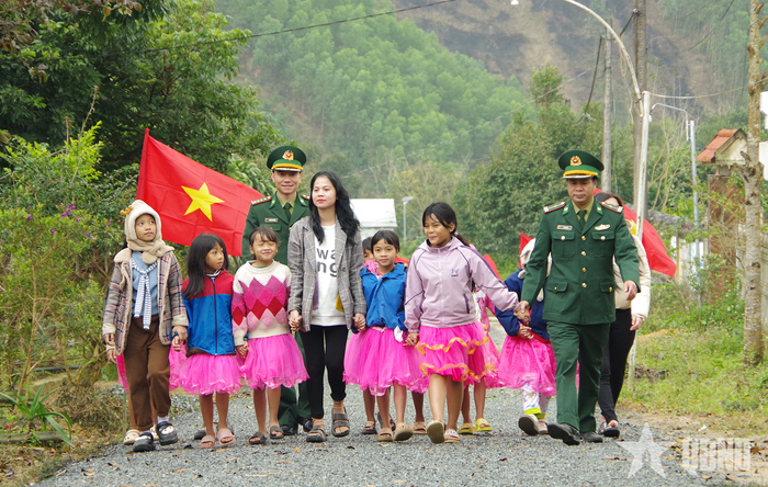 Công trình “Đường cờ Tổ quốc” chào đón năm mới tại thôn A Đeeng Par Lieng 2, xã Trung Sơn, huyện A Lưới.