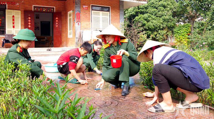  Dọn vệ sinh và làm đẹp cảnh quan Làng Trẻ em SOS Vinh. 