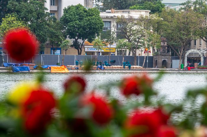 Tại khu vực ven hồ Hoàn Kiếm sẽ bố trí hai trận địa tại khu vực trước cổng Báo Hà Nội Mới và Bưu điện Hà Nội.