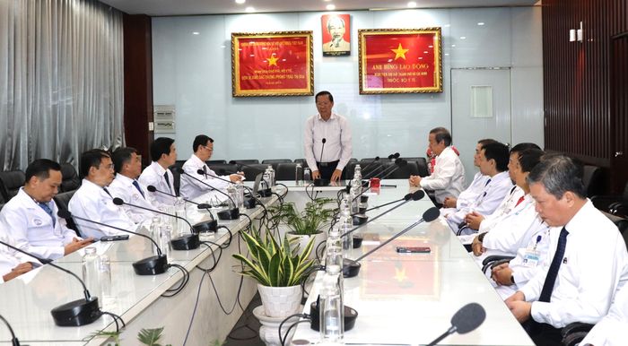 Chủ tịch UBND TPHCM Phan Văn Mãi phát biểu tại buổi thăm, chúc tết Bệnh viện Chợ Rẫy. Ảnh: THÁI PHƯƠNG