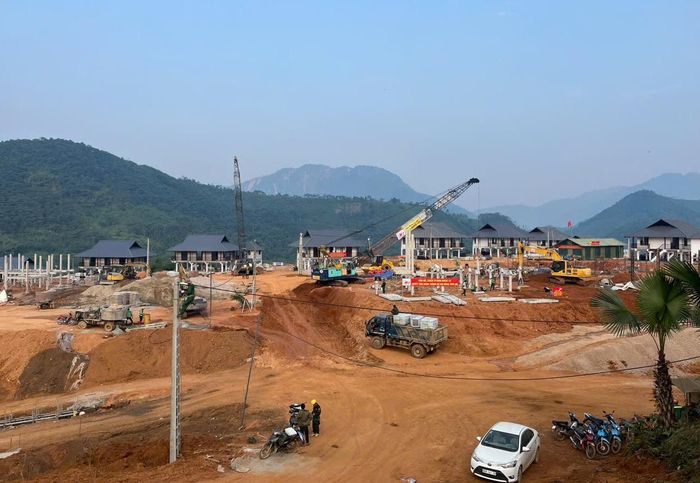 Nỗ lực thi công hoàn thành khu tái định cư Làng Nủ, xã Phúc Khánh (huyện Bảo Yên). Ảnh: NH.