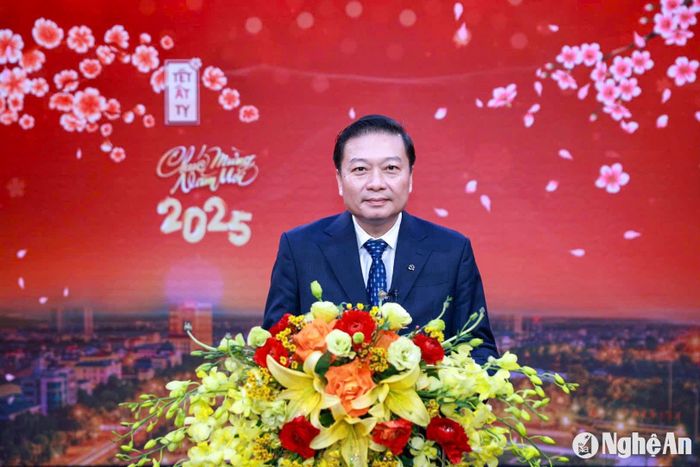 Đồng chí Lê Hồng Vinh - Phó Bí thư Tỉnh ủy, Chủ tịch UBND tỉnh chúc Tết Giao thừa Xuân Ất Tỵ 2025.