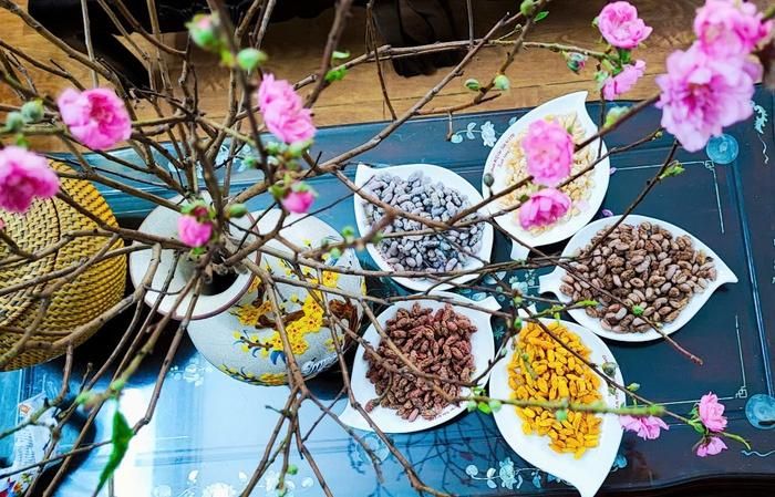 Mứt đậu trắng ngũ sắc do chị Việt Anh tự làm