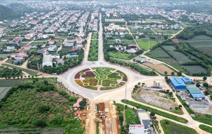 Hạ tầng giao thông trên địa bàn tỉnh được quan tâm đầu tư, xây dựng.