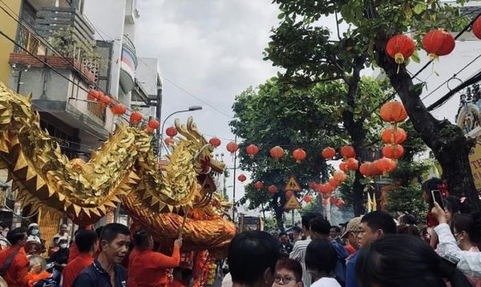 Múa lân, rồng là món ăn tinh thần của người dân TP Hồ Chí Minh trong những ngày Tết.