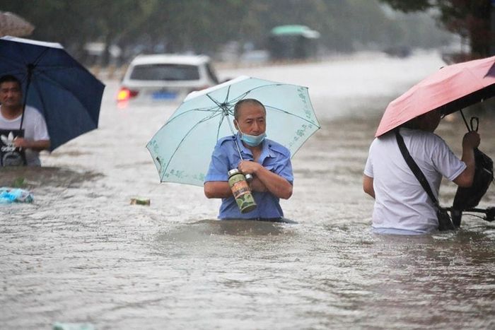 Xung đột vũ trang và biến đổi khí hậu đang là những thách thức lớn mang tính toàn cầu. Ảnh: Reuters