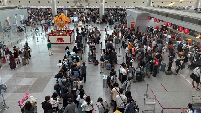 Tổng số chuyến bay dự kiến trong 1 tháng cao điểm là 26.033; tổng số khách là 4,028 triệu khách (trong đó khách quốc tế là 1.513.644 và khách quốc nội là 2.514.359. Trung bình mỗi ngày có trên 800 chuyến bay, dự kiến ngày cao nhất có trên 970 chuyến bay.
