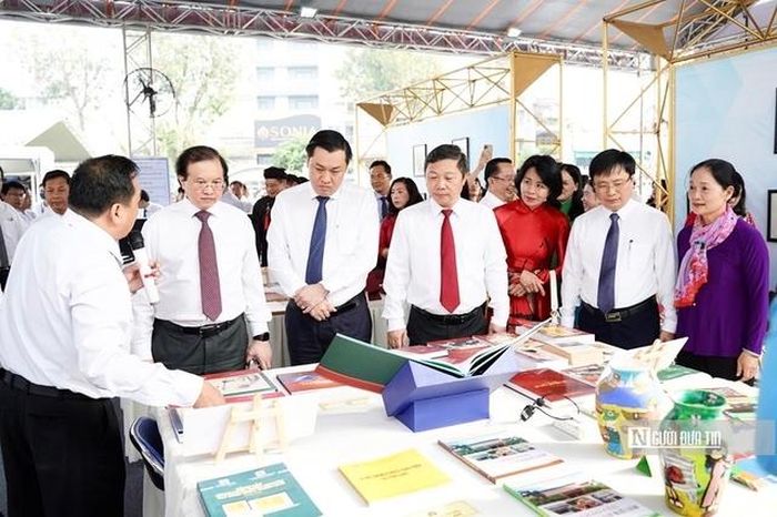 Tỉnh Bình Dương phát triển văn hóa giao thoa, lưu giữ những nét truyền thống nhưng song hành phát triển CĐS.