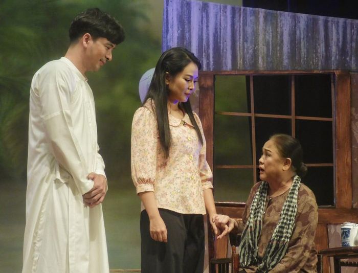 Vở “Tóc mai sợi vắn sợi dài” trên sân khấu Hoàng Thài Thanh, bi kịch duy nhất trong mùa Tết 2025. Ảnh: H.K