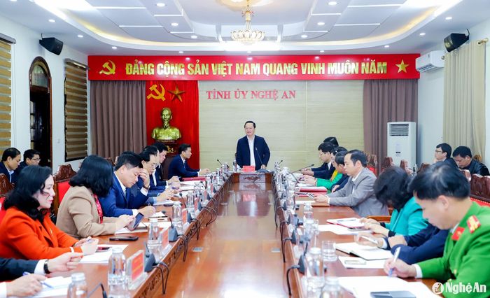 Đồng chí Nguyễn Đức Trung - Bí thư Tỉnh ủy chủ trì cuộc họp. Ảnh: Phạm Bằng