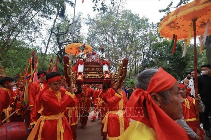 Lễ vật phẩm Voi chiến cúng tiến của thôn Dược Thượng, xã Tiên Dược.