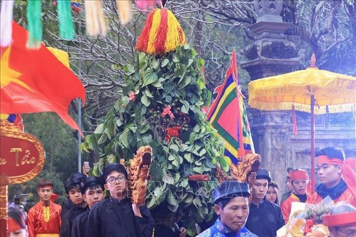 Lễ vật trầu cau cúng tiến của thôn Đan Tảo, xã Tân Minh.