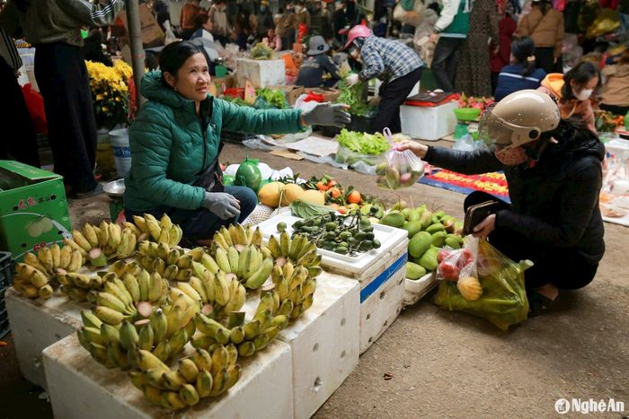 Các loại trái cây giá hạ nhiệt so với sát Tết. Ảnh: T.P