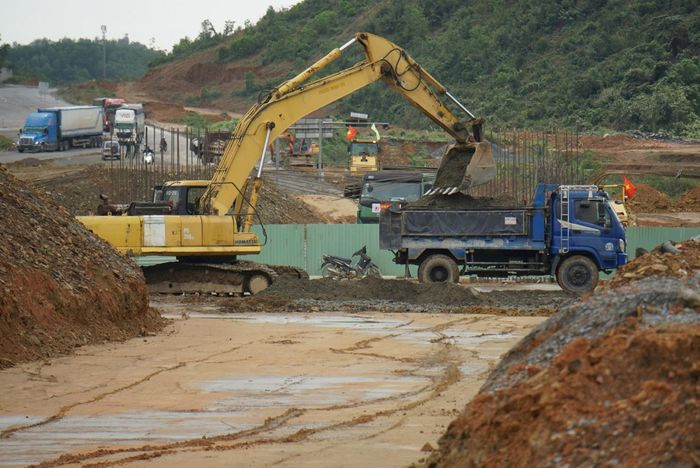 Dự án cao tốc Hòa Liên - Túy Loan thuộc tuyến cao tốc Bắc – Nam phía Đông do Ban Quản lý dự án đường Hồ Chí Minh làm chủ đầu tư, khởi công từ tháng 9/2023, dự kiến hoàn thành tháng 12/2025.