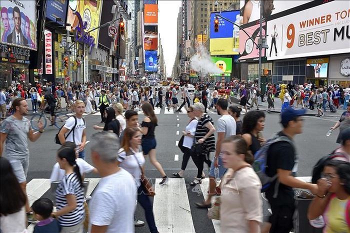 Khách du lịch tại New York, Mỹ. Ảnh: AFP/TTXVN
