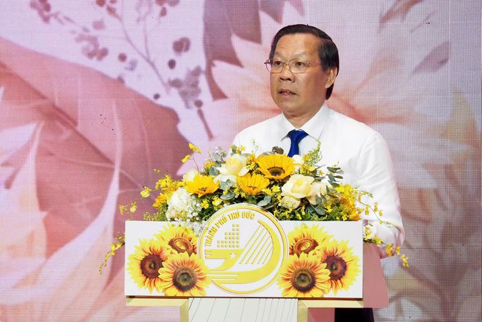 Chủ tịch UBND TPHCM Phan Văn Mãi phát biểu chỉ đạo tại hội nghị. Ảnh: HOÀNG HÙNG