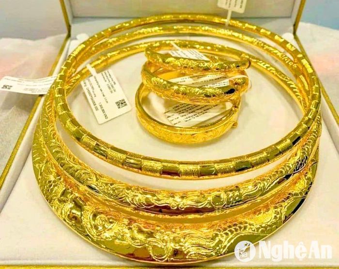 Giá vàng tại Nghệ An đến trưa 6/2 bất ngờ giảm mạnh. Ảnh: T.P