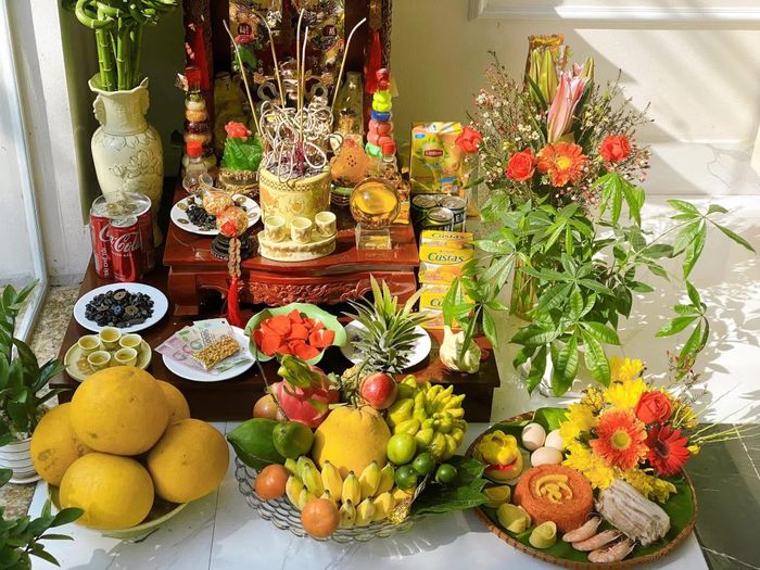 Mâm cúng Thần tài. 