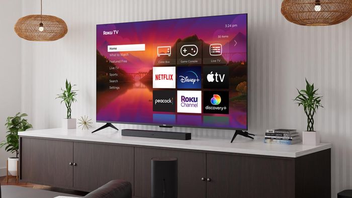 TV thông minh không chỉ phục vụ nhu cầu giải trí mà còn có thể trở thành công cụ thu thập dữ liệu hoặc thậm chí là điểm yếu trong hệ thống an ninh mạng gia đình của bạn. Ảnh: Internet