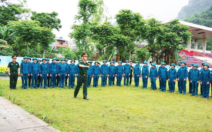 Lực lượng vũ trang tỉnh huấn luyện, nâng cao khả năng sẵn sàng chiến đấu.