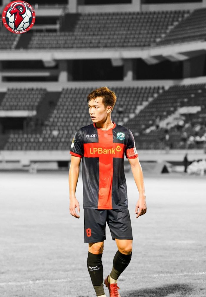 Hoàng Đức không bị chấn thương nặng như lo lắng ban đầu,Ảnh: Ninh Bình FC