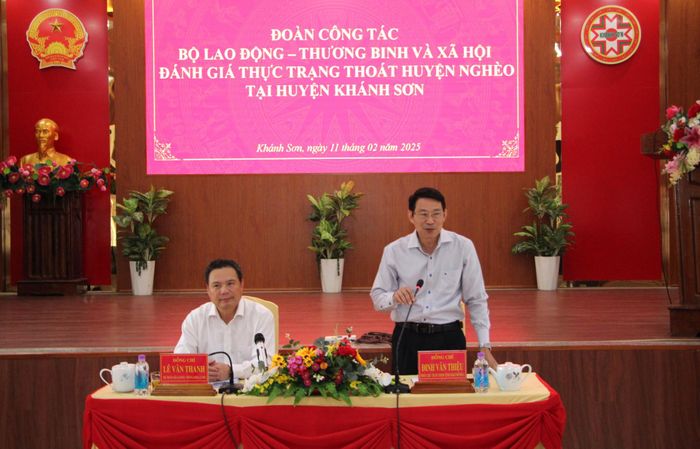 Ông Đinh Văn Thiệu phát biểu tại buổi làm việc.
