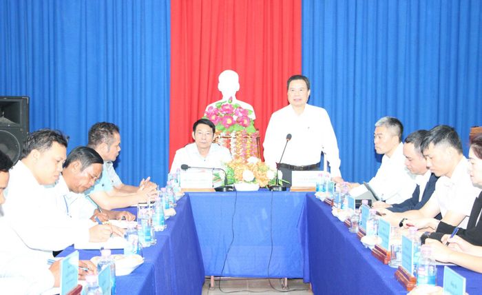 Thứ trưởng Lê Văn Thanh phát biểu tại buổi làm việc ở xã Sơn Hiệp.