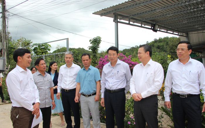 Đoàn kiểm tra một số dự án tại huyện Khánh Sơn.